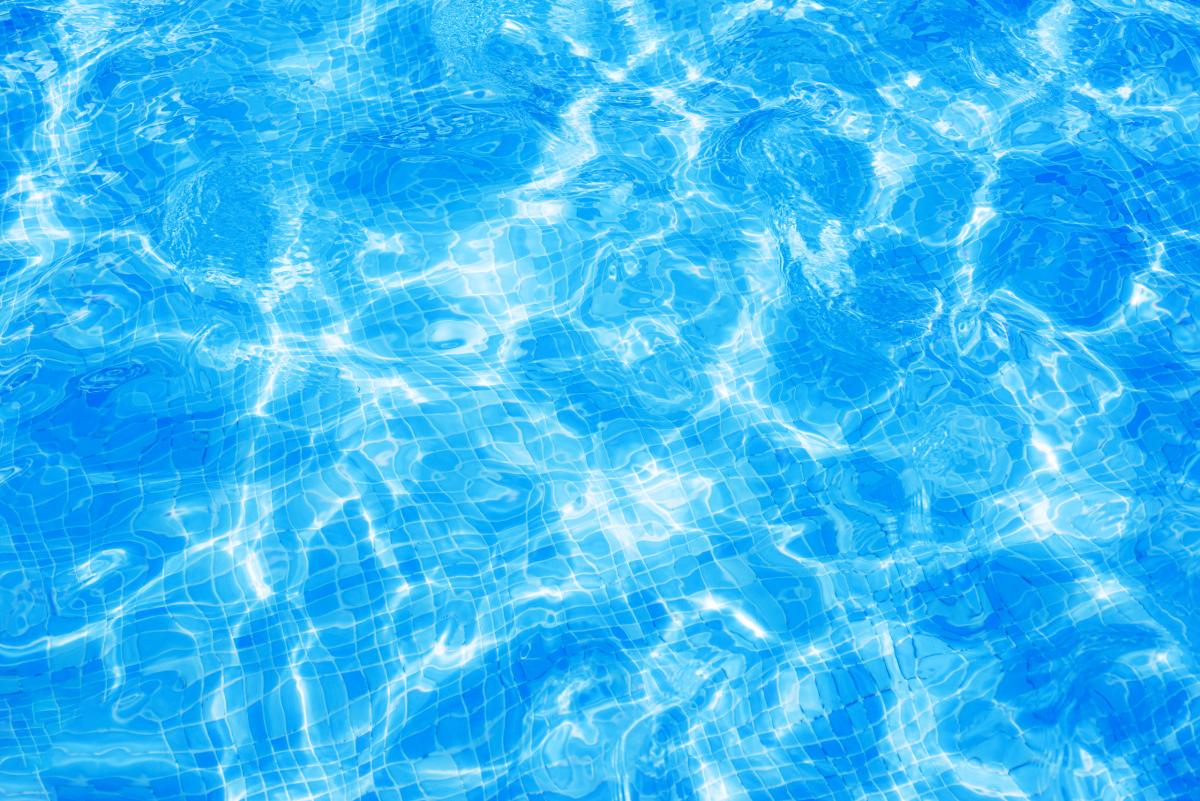 agua piscina reluciente transparente
